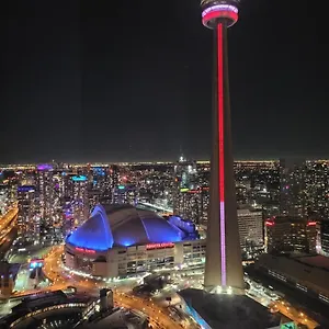 https://two-bd-cn-tower-and-lake-ontario-view.niagara-fallshotels.com