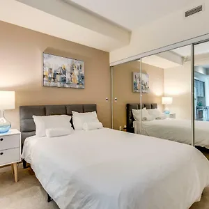 https://stunning-hotel-suite-by-lake-of-ontario.niagara-fallshotels.com