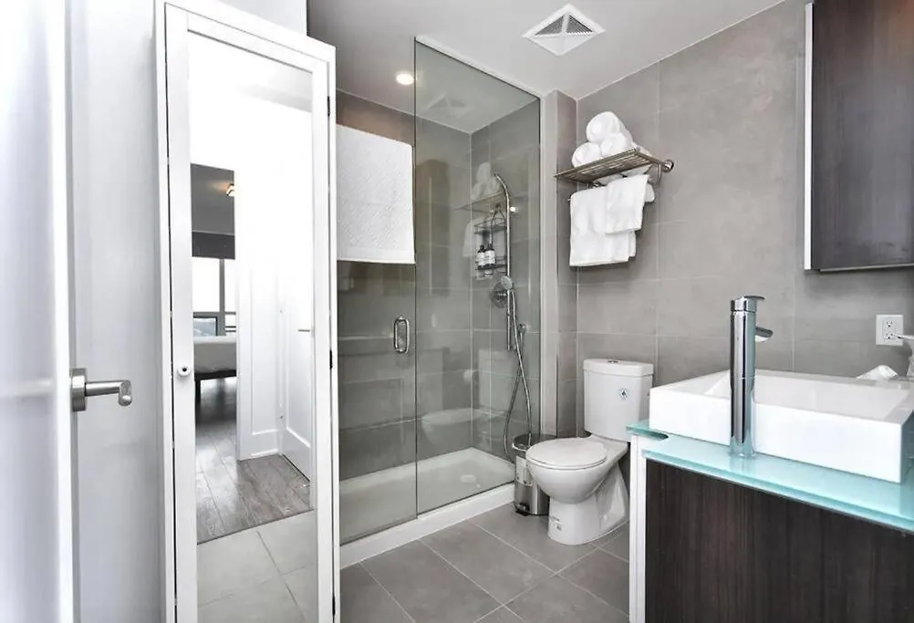 Apartment Luxury 2 & 3 Bedroom Downtown Toronto